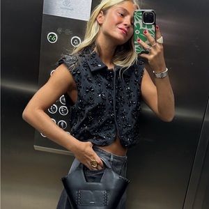 HM innovation twill beaded vest